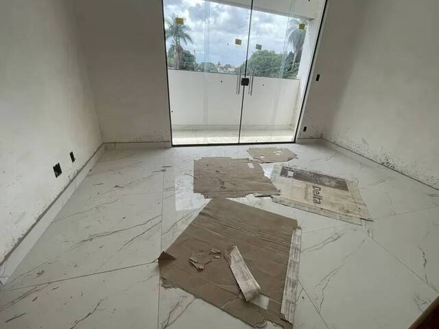#87 - Casa para Venda em Belo Horizonte - MG