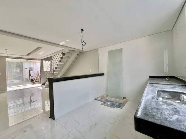 #130 - Casa para Venda em Belo Horizonte - MG