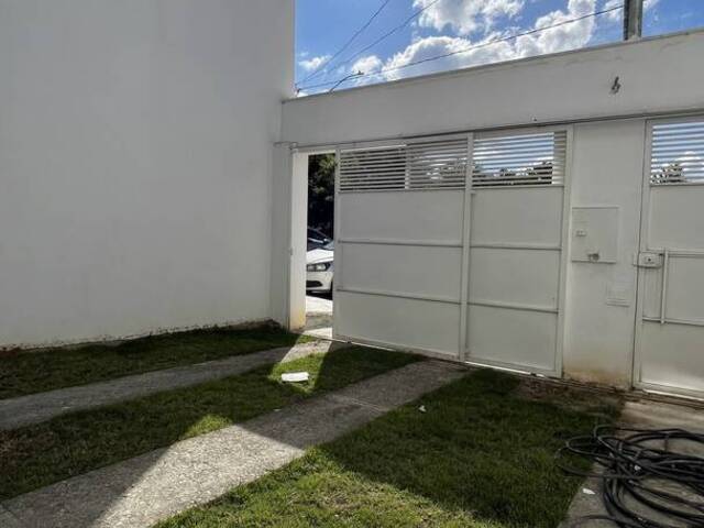 #7 - Casa para Venda em Santa Luzia - MG