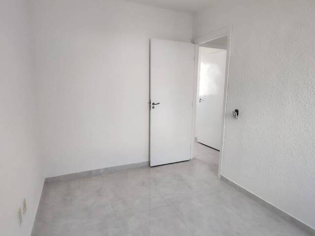 #240 - Apartamento para Venda em Santa Luzia - MG