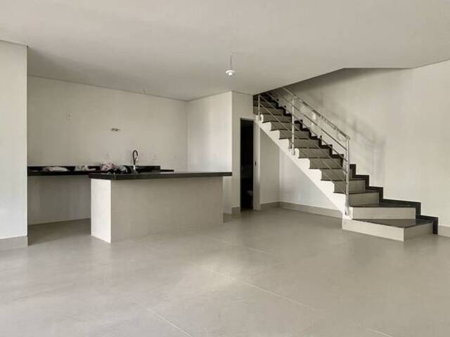 #244 - Casa para Venda em Belo Horizonte - MG