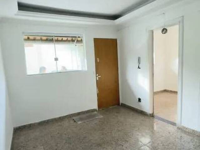 Casa para Venda em Belo Horizonte - 2